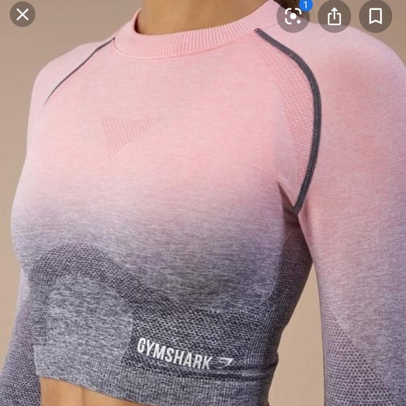 Gymshark Tops - Gymshark long sleeve ombré cropped top